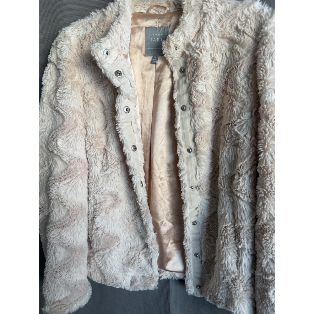 Lemon Tart Sabina Faux Fur Jacket Blush Beige Chevron Swirl Snap Front Small - Picture 6 of 9
